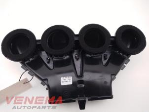 Gebruikte Luchtgeleider Mercedes E Estate (S213) E-200d 2.0 Turbo 16V Prijs € 9,99 Margeregeling aangeboden door Venema Autoparts