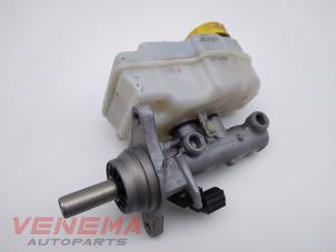 Gebruikte Hoofdremcilinder Volkswagen Polo V (6R) 1.4 TDI 12V 90 Prijs € 9,99 Margeregeling aangeboden door Venema Autoparts