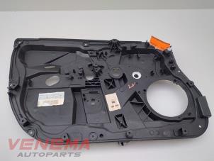 Gebruikte Ruitmechaniek 4Deurs links-voor Ford Fiesta 6 (JA8) 1.0 EcoBoost 12V 100 Prijs € 19,99 Margeregeling aangeboden door Venema Autoparts