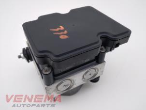 Używane Pompa ABS Dacia Sandero II 0.9 TCE 12V Cena € 69,99 Procedura marży oferowane przez Venema Autoparts