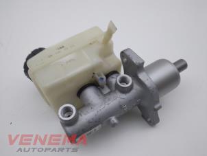 Begagnade Huvudcylinder Mercedes B (W245) 1.7 B-170 16V Pris € 19,99 Marginaltabell erbjuds av Venema Autoparts