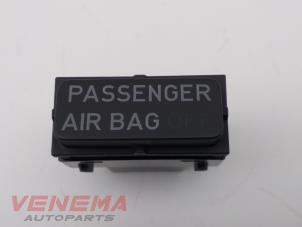 Begagnade Airbag-indikatorlampa Volkswagen Scirocco (137/13AD) 1.4 TSI 122 16V Pris € 14,99 Marginaltabell erbjuds av Venema Autoparts