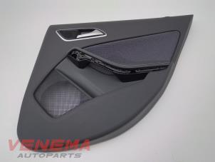 Begagnade List, bakdörr, 4-dörrars, höger Mercedes A (W176) 1.6 A-180 16V Pris € 49,99 Marginaltabell erbjuds av Venema Autoparts