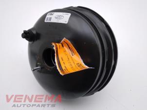 Gebruikte Rembooster Landrover Discovery III (LAA/TAA) 2.7 TD V6 Prijs € 69,99 Margeregeling aangeboden door Venema Autoparts