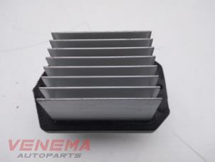 Begagnade Motstånd, kupéfläkt Landrover Discovery III (LAA/TAA) 2.7 TD V6 Pris € 24,99 Marginaltabell erbjuds av Venema Autoparts