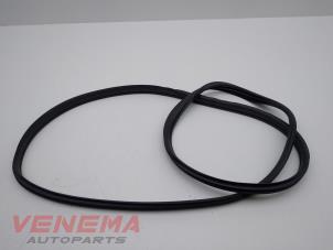 Gebruikte Deurrubber 4Deurs links-voor Mazda CX-5 I (KE,GH) 2.2 Skyactiv D 16V 4WD Prijs € 24,99 Margeregeling aangeboden door Venema Autoparts