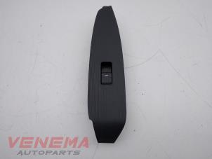 Gebruikte Ruit schakelaar elektrisch Mazda CX-5 I (KE,GH) 2.2 Skyactiv D 16V 4WD Prijs € 19,99 Margeregeling aangeboden door Venema Autoparts