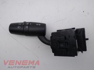 Gebruikte Pinker Schakelaar Mazda CX-5 I (KE,GH) 2.2 Skyactiv D 16V 4WD Prijs € 24,99 Margeregeling aangeboden door Venema Autoparts