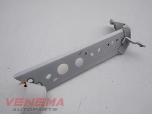 Gebruikte Bumpersteun rechts-voor Mazda CX-5 I (KE,GH) 2.2 Skyactiv D 16V 4WD Prijs € 19,99 Margeregeling aangeboden door Venema Autoparts