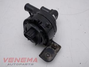 Gebruikte Extra waterpomp Mazda CX-5 I (KE,GH) 2.2 Skyactiv D 16V 4WD Prijs € 19,99 Margeregeling aangeboden door Venema Autoparts