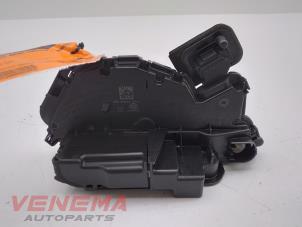 Gebruikte Deurslot Mechaniek 4Deurs links-voor Volkswagen Golf VII Variant (AUVV) 1.6 TDI BMT 16V Prijs € 9,99 Margeregeling aangeboden door Venema Autoparts