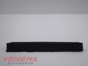 Gebruikte Bekleding bagageruimte Volkswagen Golf VII Variant (AUVV) 1.6 TDI BMT 16V Prijs € 29,99 Margeregeling aangeboden door Venema Autoparts