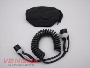 Begagnade Hybridladdkabel Mercedes E Estate (S213) E-300de 2.0 Turbo 16V Pris € 199,99 Marginaltabell erbjuds av Venema Autoparts