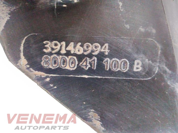 Isolering, hjulhus från en Opel Crossland (X) 1.2 Turbo 12V 2020