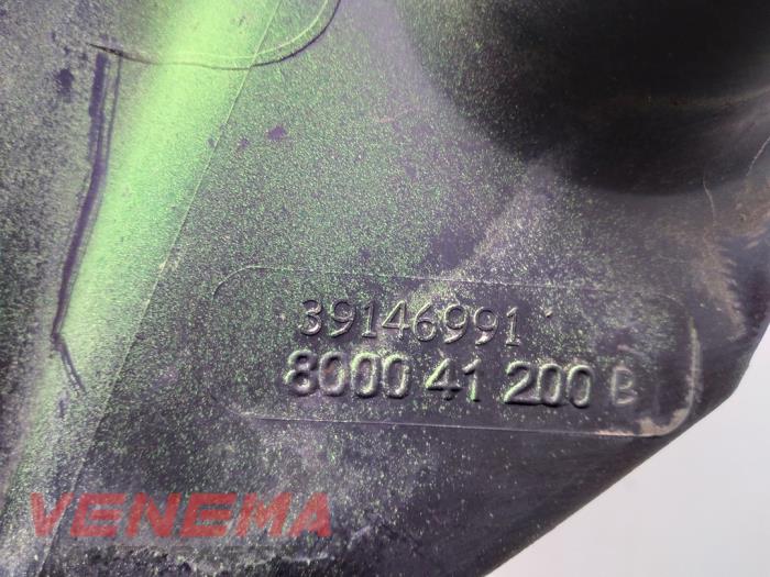 Isolering, hjulhus från en Opel Crossland (X) 1.2 Turbo 12V 2020