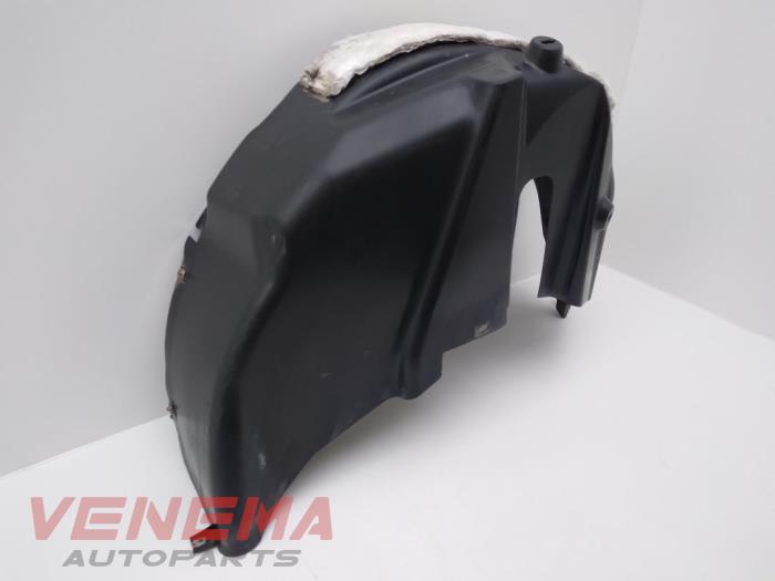 Isolering, hjulhus från en Opel Crossland (X) 1.2 Turbo 12V 2020