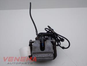 Gebruikte Remklauw (Tang) rechts-achter Mercedes E Estate (S213) E-300de 2.0 Turbo 16V Prijs € 139,99 Margeregeling aangeboden door Venema Autoparts