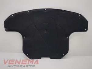 Gebruikte Bekleding Motorkap Mercedes E Estate (S213) E-300de 2.0 Turbo 16V Prijs € 29,99 Margeregeling aangeboden door Venema Autoparts