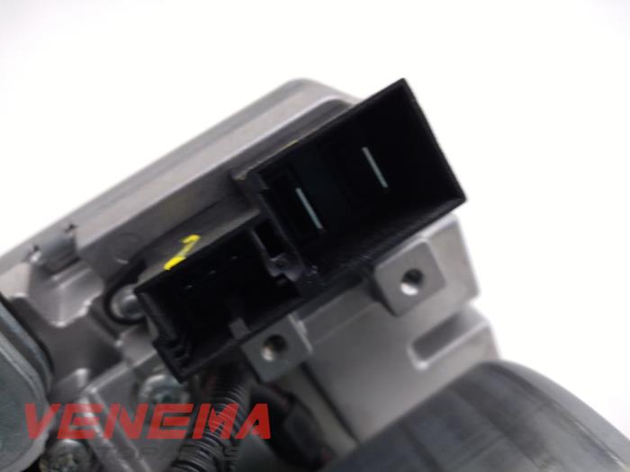 Elservostyrningsenhet från en Seat Ibiza V (KJB) 1.0 TSI 12V 2018