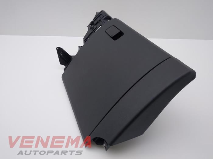 Handskfack från en Volkswagen Up! (121) 1.0 12V 75 2016