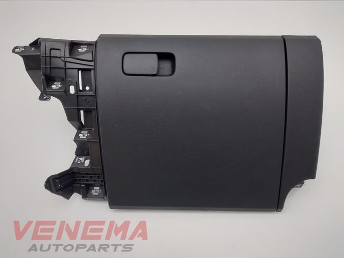 Handskfack från en Volkswagen Up! (121) 1.0 12V 75 2016