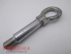 Gebruikte Sleepoog achter Volkswagen Up! (121) 1.0 12V 75 Prijs € 34,99 Margeregeling aangeboden door Venema Autoparts