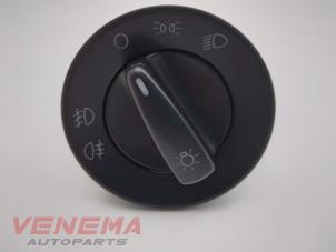 Begagnade Ljusbrytare Ford Galaxy (WGR) 2.8i V6 24V Pris € 14,99 Marginaltabell erbjuds av Venema Autoparts