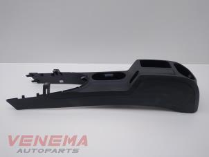 Gebruikte Middenconsoles Volkswagen Caddy IV 2.0 TDI 102 Prijs € 34,99 Margeregeling aangeboden door Venema Autoparts