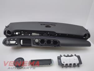 Gebruikte Airbag set + dashboard Mercedes A (177.0) 1.5 A-180d Prijs € 949,99 Margeregeling aangeboden door Venema Autoparts