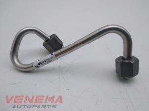 Begagnade Bränsleledning Renault Kadjar (RFEH) 1.3 TCE 140 FAP 16V Pris € 19,99 Marginaltabell erbjuds av Venema Autoparts