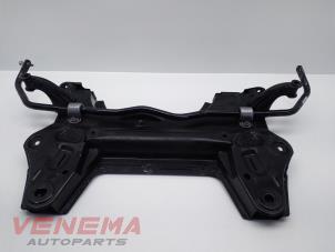 Gebruikte Subframe Peugeot 208 II (UB/UH/UP) 1.2 Vti 12V PureTech 130 Prijs € 99,99 Margeregeling aangeboden door Venema Autoparts
