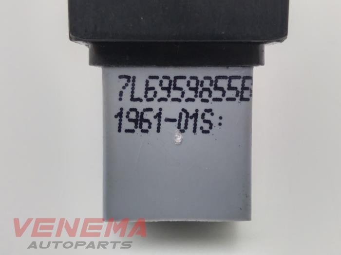 Elektrisch Raam Schakelaar van een Volkswagen Polo V (6R) 1.2 TDI 12V BlueMotion 2012