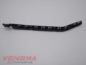 Gebruikte Bumpersteun links-achter Mercedes C (W204) 1.8 C-200 CGI 16V Prijs € 14,99 Margeregeling aangeboden door Venema Autoparts