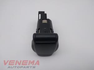 Gebruikte 12 Volt aansluiting Fiat Talento 1.6 MultiJet Biturbo 120 Prijs € 14,99 Margeregeling aangeboden door Venema Autoparts