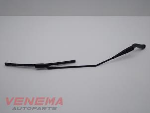 Gebruikte Ruitenwisserarm voor Fiat Talento 1.6 MultiJet Biturbo 120 Prijs € 14,99 Margeregeling aangeboden door Venema Autoparts