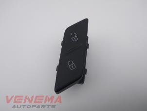 Begagnade Centrallåsbrytare Volkswagen Caddy Combi IV 2.0 TDI 150 Pris € 9,99 Marginaltabell erbjuds av Venema Autoparts