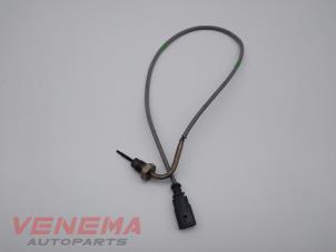 Begagnade Avgastemperatursensor Volkswagen Caddy Combi IV 2.0 TDI 150 Pris € 29,99 Marginaltabell erbjuds av Venema Autoparts