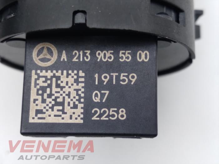 Start/stopp-brytare från en Mercedes-Benz C (C205) C-300 2.0 Turbo 16V 2019