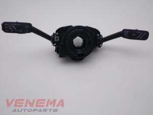 Gebruikte Combischakelaar Stuurkolom Skoda Fabia III (NJ3) 1.2 TSI 16V Prijs € 79,99 Margeregeling aangeboden door Venema Autoparts