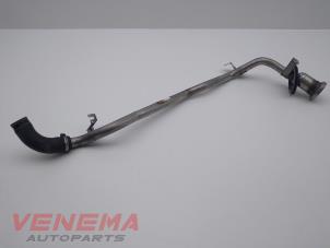 Begagnade Påfyllningsrör, bränsletank Mercedes A (W176) 1.5 A-160 CDI, A-160d 16V Pris € 29,99 Marginaltabell erbjuds av Venema Autoparts