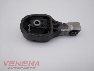 Używane Wspornik skrzyni biegów Opel Corsa F (UB/UH/UP) 1.2 Turbo 12V 130 Cena € 19,99 Procedura marży oferowane przez Venema Autoparts