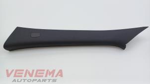 Gebruikte Stijlbekleding links-voor Mercedes A (W176) 1.6 A-180 16V Prijs € 19,99 Margeregeling aangeboden door Venema Autoparts