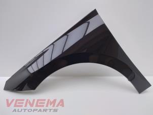 Gebruikte Scherm links-voor Skoda Kamiq 1.0 TSI 12V Prijs € 349,99 Margeregeling aangeboden door Venema Autoparts