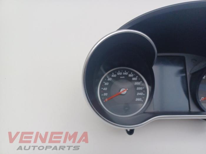 Vägmätare KM från en Mercedes-Benz C Estate (S205) C-300d 2.0 Turbo 16V 2019