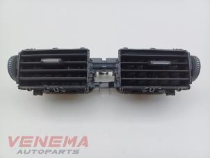 Gebruikte Luchtrooster Dashboard BMW 4 serie Gran Coupe (F36) 420i 2.0 TwinPower Turbo 16V Prijs € 39,99 Margeregeling aangeboden door Venema Autoparts