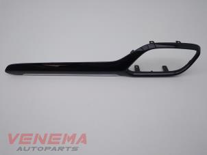 Gebruikte Dashboard sierlijst Ford Fiesta 7 1.0 EcoBoost 12V 100 Prijs € 14,99 Margeregeling aangeboden door Venema Autoparts