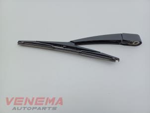 Gebruikte Ruitenwisserarm achter Ford Focus 3 Wagon 1.0 Ti-VCT EcoBoost 12V 125 Prijs € 14,99 Margeregeling aangeboden door Venema Autoparts
