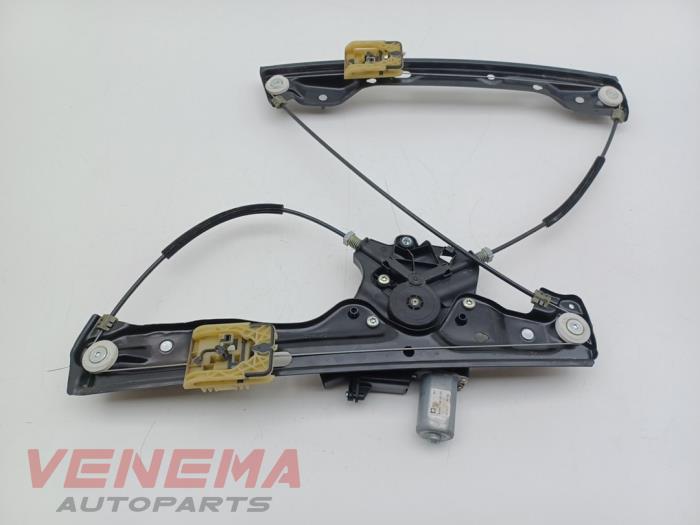 Ruitmechaniek 4Deurs rechts-voor van een Opel Astra K Sports Tourer 1.6 BiTurbo CDTI 16V 2017