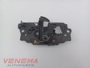 Gebruikte Slotmechaniek Motorkap Ford Focus 3 ST 2.0 ST EcoBoost 16V Prijs € 24,99 Margeregeling aangeboden door Venema Autoparts