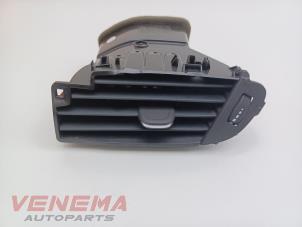 Gebruikte Luchtrooster Dashboard Opel Astra K Sports Tourer 1.6 BiTurbo CDTI 16V Prijs € 19,99 Margeregeling aangeboden door Venema Autoparts